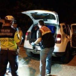 Sulama kanalına düşen cipteki sürücü ile akrabası öldü