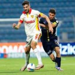 Süper Lig'in 4 yıldır gol atamayan forveti Burak Yılmaz'ın yanına gitti