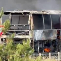 TEM’de korkunç yangın! Yolcu otobüsü küle döndü: Yol trafiğe kapandı