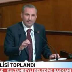 Tombaş: CHP’li İBB yönetimi, metro reklamı pankartı yaptığı kadar metro hattı yapmadı