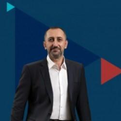 Türk Telekom'un TahtApp uygulamasını kullanan az gören öğrenciler karnelerini aldı