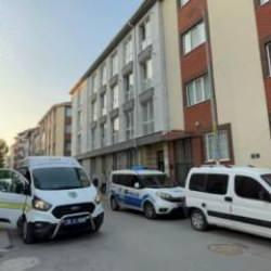 Eskişehir'de sakinleri bulunan bir apartmanda çürümüş ceset bulundu