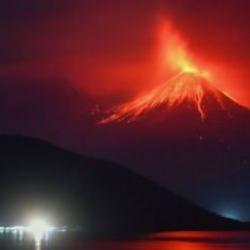 Yanardağ patlaması: En yüksek düzeyde alarm verildi