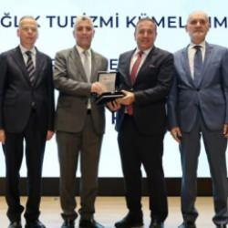 Bakan Bolat: Hizmet ihracatında sene sonuna kadar 121 milyar dolar hedefliyoruz!