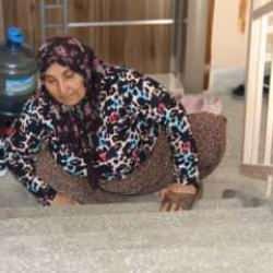 İmtihanı vicdanları sorgulattı: Her işini 63 yıldır sürünerek yapıyor