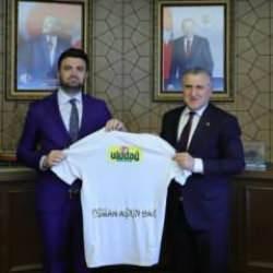 Bakan Bak'tan şampiyona müjde: Yardımcı olacağız