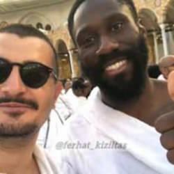 Beşiktaş ile sözleşmesi biten yıldız Umre'ye gitti!
