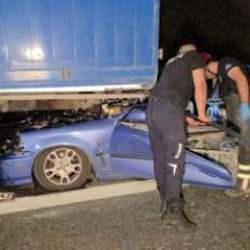 Bursa’da otomobil kamyona çarptı: 1 ölü, 1 ağır yaralı