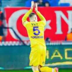 Dev kulüplerde oynamıştı! Süper Lig ekibi yollarını ayırdı