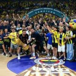 Fenerbahçe ayrılığı şampiyonluk kutlanırken açıkladı