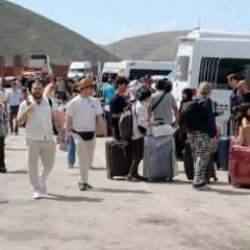 İran'dan Van'a gelen Kanada, Filipinler ve Tayland vatandaşları ülkelerine gidiyo