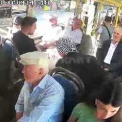 Isparta'da otobüs şoförü, fenalaşan yolcuyu hastaneye götürdü