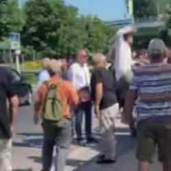 Marmaray istasyonunda yol tarifi kavgası! Yumruklar havada uçuştu