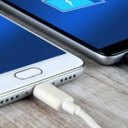 Şarjı günlerce dayanan o telefon modelleri!