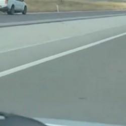 Ters şeritten giden kamyonet yürekleri ağza getirdi