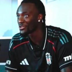 Abraham'dan imza öncesi sürpriz telefon! Eski yıldızları aramış