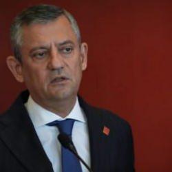 Baklava kutularındaki euroları böyle örtmeye çalıştı! Özgür Özel'den sokak tehdidi