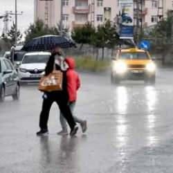 Bir yanda sıcak bir yanda yağmur! Meteoroloji'den peş peşe uyarı geldi