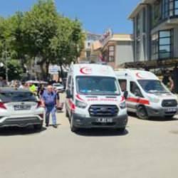 Bursa'da feci kaza: Fren yerine gaza bastı, kaldırımdaki yayalara daldı