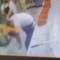 Esenyurt’ta pastanede işçilerin yumruklu kavgası kamerada