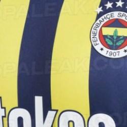 Fenerbahçe'nin yeni sezon formaları sızıdırıldı! Taraftar ikiye bölündü