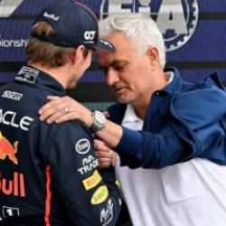 Formula 1 pilotu ödülü Mourinho'dan aldı