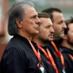 Galatasaray üç yıllık 'şampiyon' hocasına veda etti