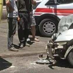 Halk otobüsü ile otomobil çarpıştı: İki yaralı