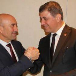 İzmir'de yolsuzluk soruşturması! Uzman isimler: CHP'nin genetik kodlarında problem var