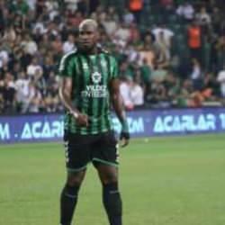 Kocaelispor'da ayrılık rüzgarı! Golcü ismin sözleşmesi feshedildi