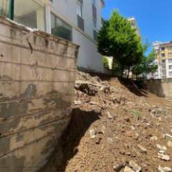 Samsun’da yağış! Sitenin istinat duvarı çöktü