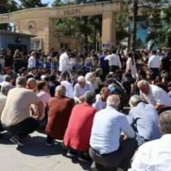  Silopi’de istifa yürüyüşünde sloganlara tepki gösteren kişi darbedildi