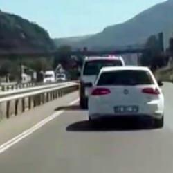 Sirenler çaldı, sürücü umursamadı! Orman yangınına giden ekibin zor anları