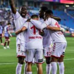 Süper Lig ekibi 3 kupalı genç yıldızı renklerine bağladı: 60. yıl hediyesi