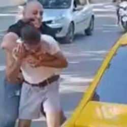 Trafikteki kavga boks ringlerini aratmadı!
