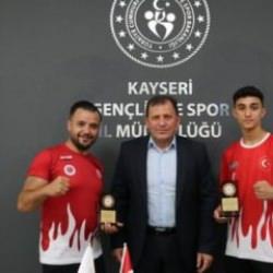 Türkiye'den bir yıldız doğuyor! 17 yaşında 9. şampiyonluğunu yaşadı