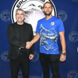 2 yıl Süper Lig'de oynamıştı: Şimdi 3. Lig ekibinin kalesini koruyor