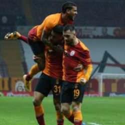4 yıl Galatasaray'da oynadı, 1. Lig'de tutunamadı: 33 yaşında boşta kaldı