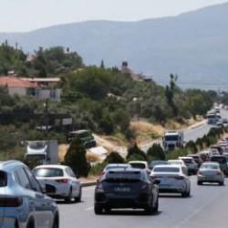  Tatilciler yola çıktı, Muğla yolu kilitlendi: 30 kilometre trafik