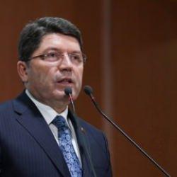 Bakan Tunç: Bin yıllık kardeşliğimize vurulan hançer çıkarılıyor!