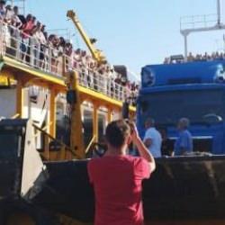 Ekipler 200 yolcu için seferber oldu! Feribotta yangın paniği