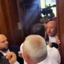 Ermenistan Meclisi karıştı! ''T&uuml;rk'&uuml;n oğlu''