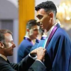 Fransa Cumhurbaşkanı Macron'dan Fenerbahçeli sporculara ödül! 'Şeref Lejyonu Şövalyesi...!