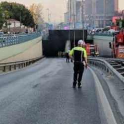 İETT otobüsü alevler içinde kaldı: Ekipler yangına müdahale ediyor!