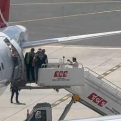 Leman Dergisi yazı işleri m&uuml;d&uuml;r&uuml; havalimanında g&ouml;zaltına alındı