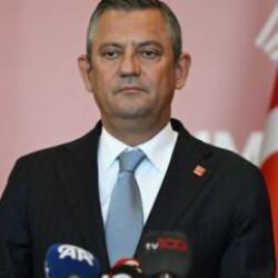 Özgür Özel canlı yayında itiraf etti: Allah bin kere cezasını versin