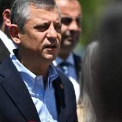 Özgür Özel'den rüşvet skandalı sonrası yeni hamle: Tüm başkanları Ankara'ya çağırdı