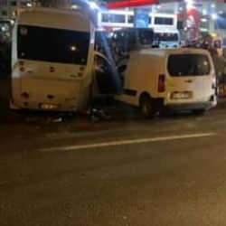 Rize’de yolcu otobüsüyle hafif ticari araç çarpıştı: 10 yaralı