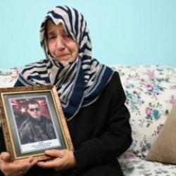 Silah arkadaşları şehit polisin annesini 9 yıldır yalnız bırakmıyor