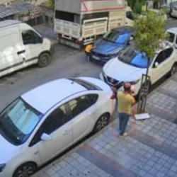 Sultangazi'de yola fırlayan çocuğa otomobil çarptı